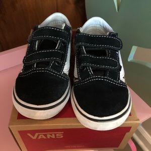 Toddler unisex classic vans size 8 black and white